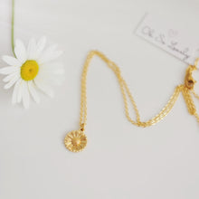 Cecilia Daisy Necklace
