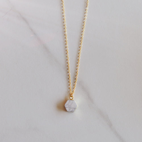 Hex Howlite