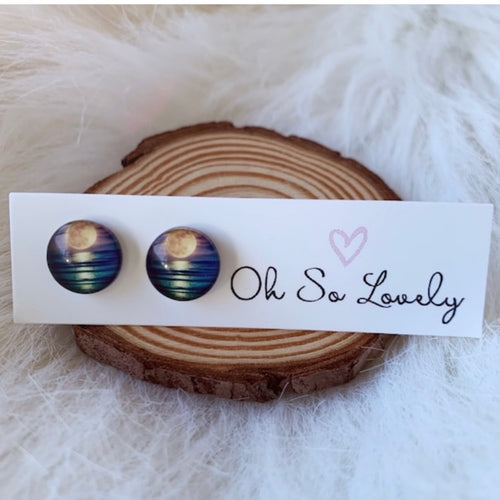 Moon beach stud earrings