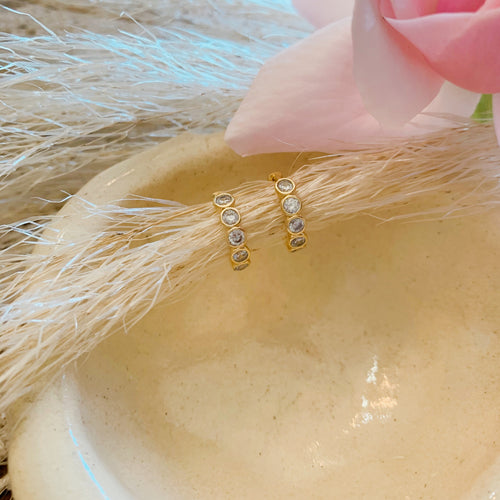 Veronika crystal snap huggies